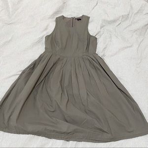 Beautiful Crisp Cotton Gray Dress, Gap, size 2
